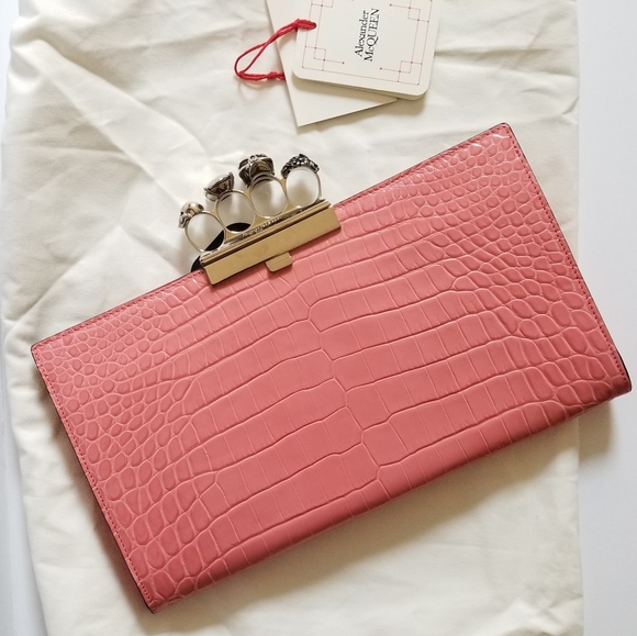 Alexander McQueen Skull Four-Ring Croc-Embossed Leather Clutch Pink - Picture 13 of 13